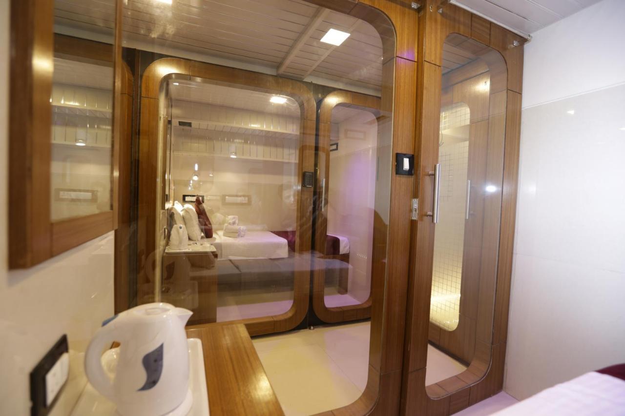 מומביי Qubestay Airport Capsule Hotel & Hostel מראה חיצוני תמונה