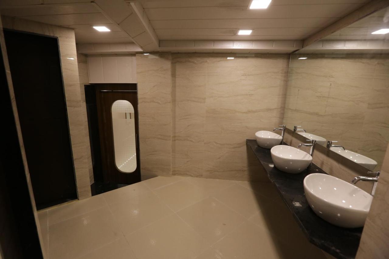 מומביי Qubestay Airport Capsule Hotel & Hostel מראה חיצוני תמונה