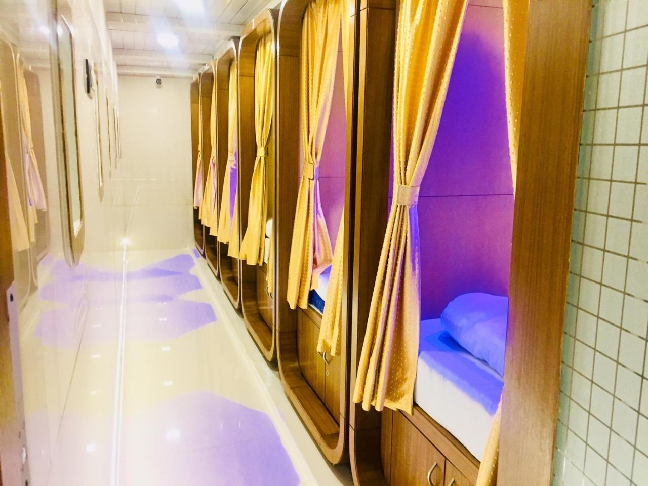 מומביי Qubestay Airport Capsule Hotel & Hostel מראה חיצוני תמונה