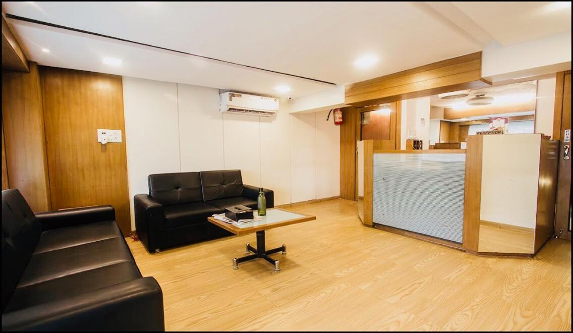 מומביי Qubestay Airport Capsule Hotel & Hostel מראה חיצוני תמונה