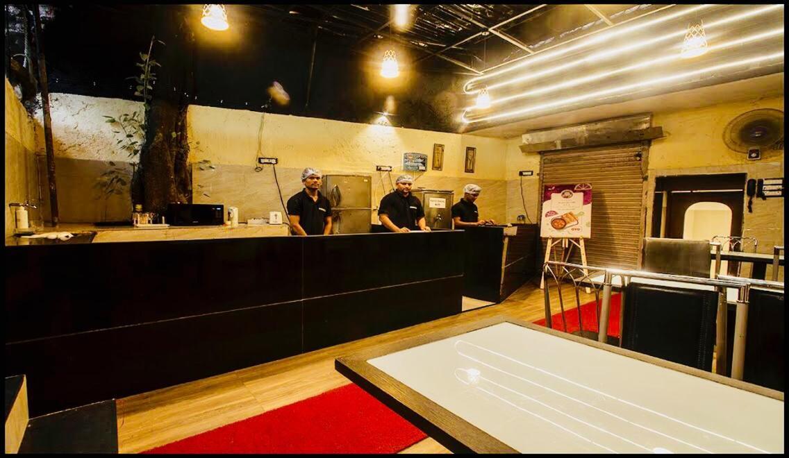מומביי Qubestay Airport Capsule Hotel & Hostel מראה חיצוני תמונה