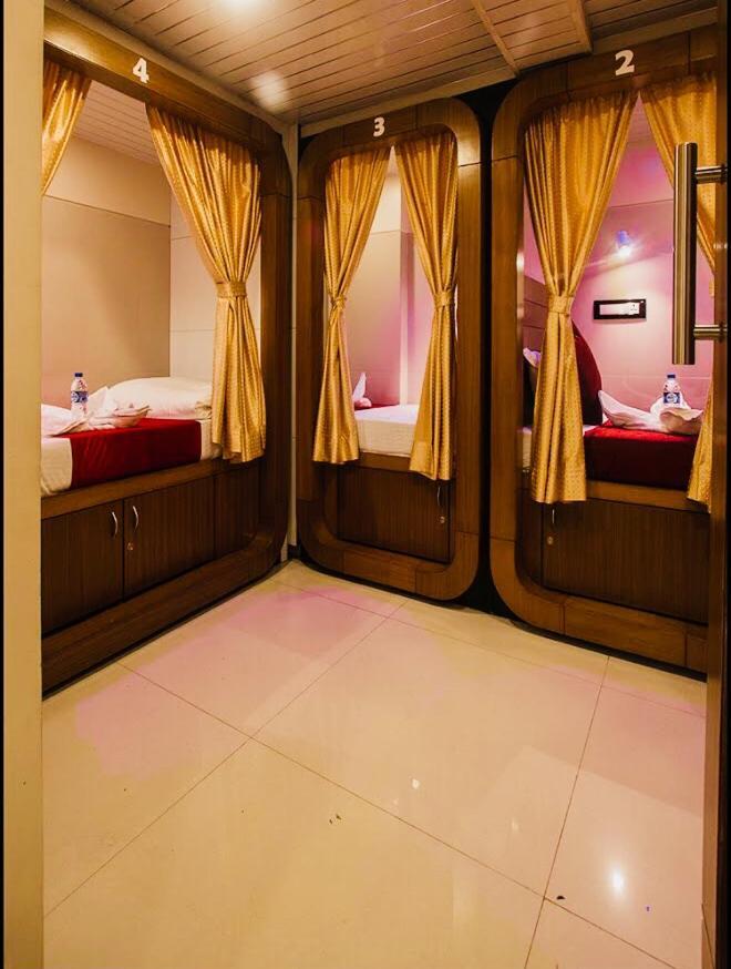 מומביי Qubestay Airport Capsule Hotel & Hostel מראה חיצוני תמונה